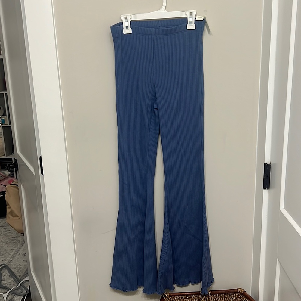 aerie flared pants: color blue, size US small regular